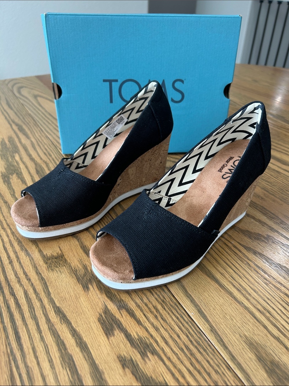 TOMS Essential Wedge Peep Toe Sandals Black Heritage Canvas, size 6, NIB